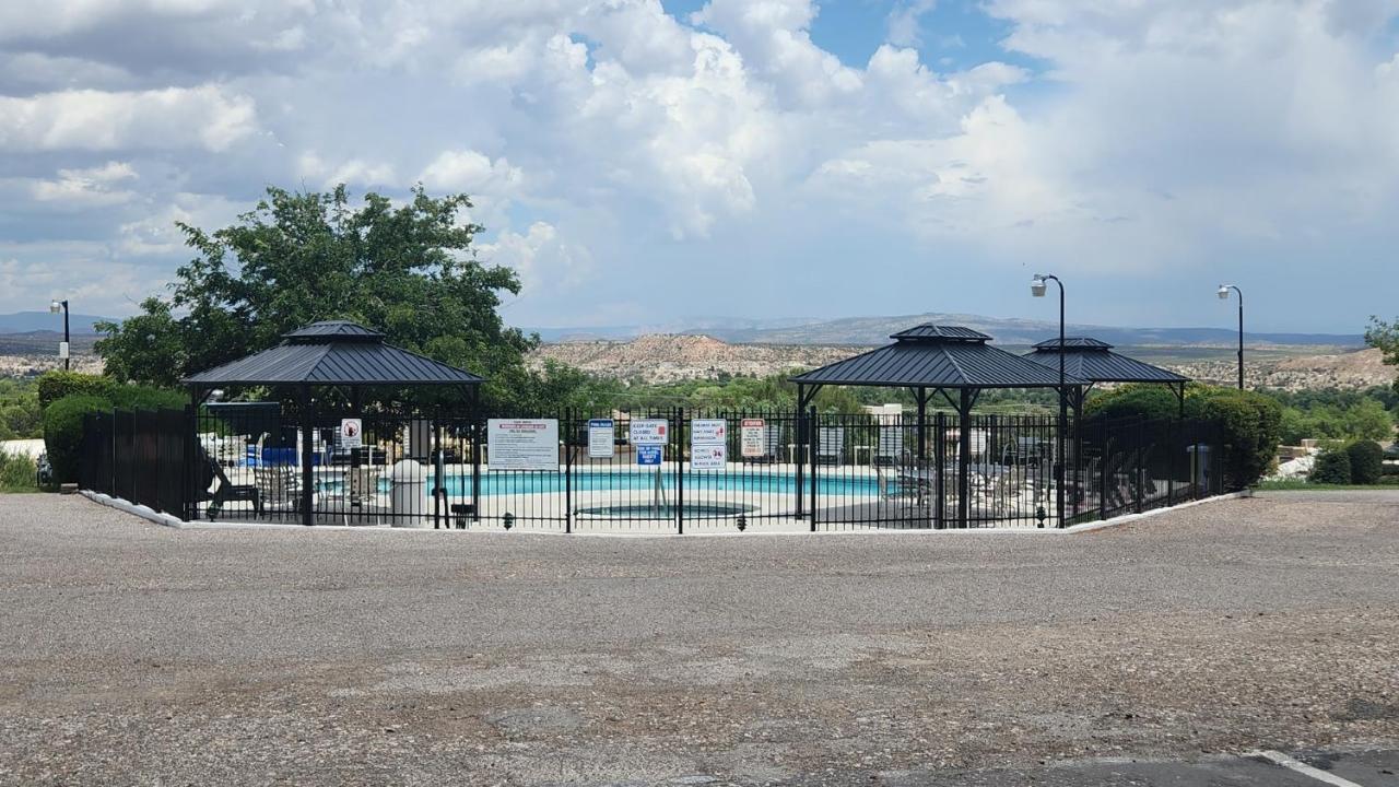 The View Motel Cottonwood Exterior photo