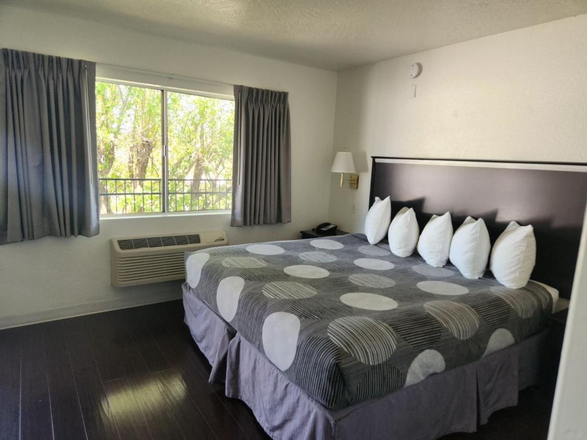 The View Motel Cottonwood Exterior photo