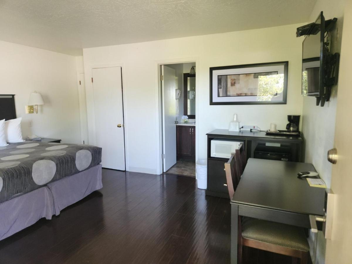The View Motel Cottonwood Exterior photo
