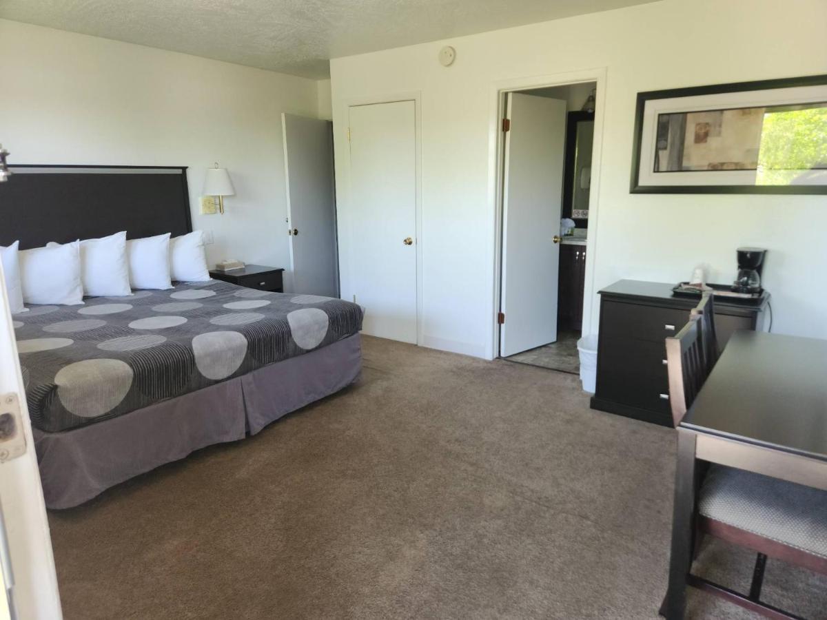 The View Motel Cottonwood Exterior photo